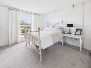 Bedroom- click for photo gallery